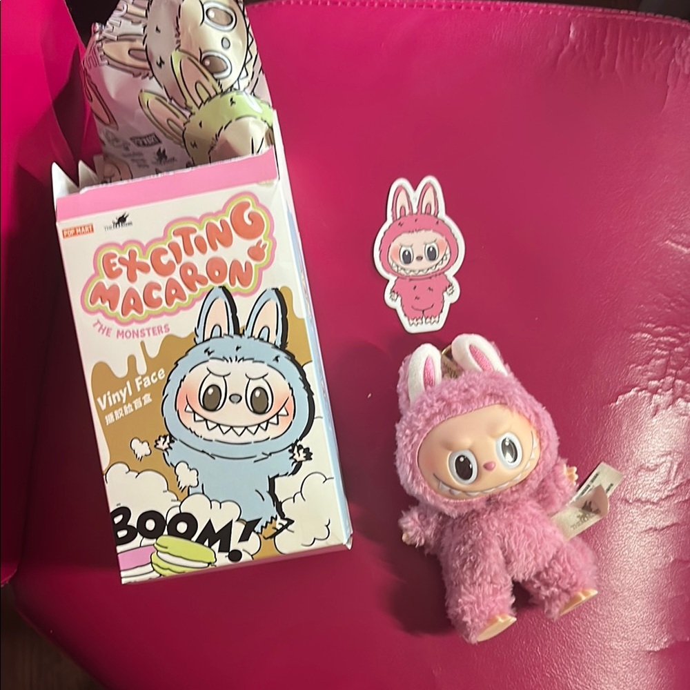 Lychee berry macaron